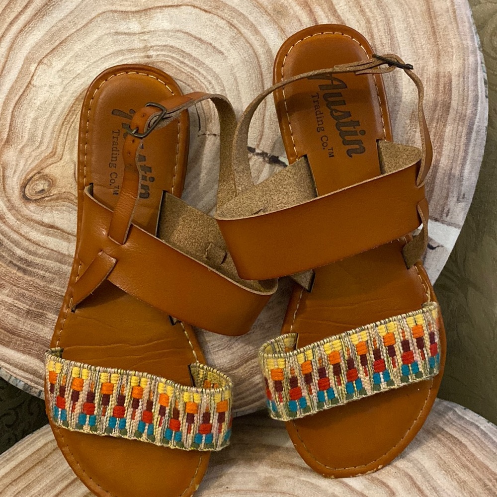 Man made in China ACADEMY LTD.    Mustard tone top strap is on tri-color